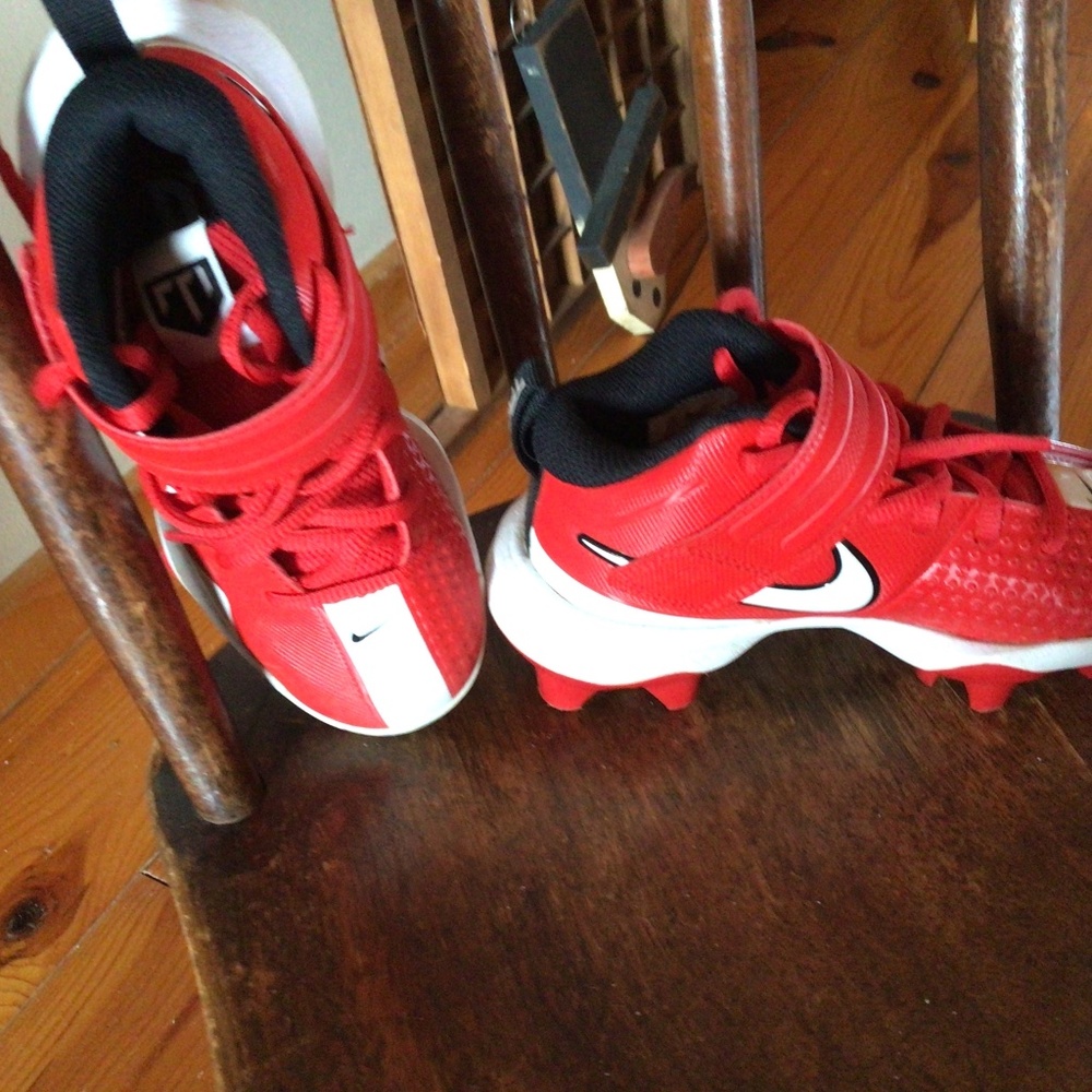 Like new Nike cleats Sz. 11kids